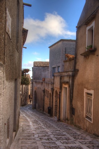 Street scene at Erice
IMG_4082_3_4.jpg Street scene at Erice
IMG_4082_3_4.jpg