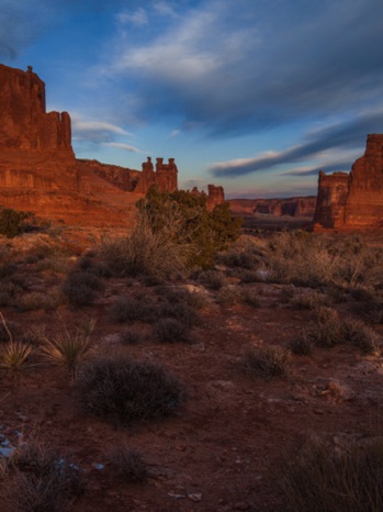 Monument Valley, Utah
20111230_0011.jpg Monument Valley, Utah
20111230_0011.jpg
